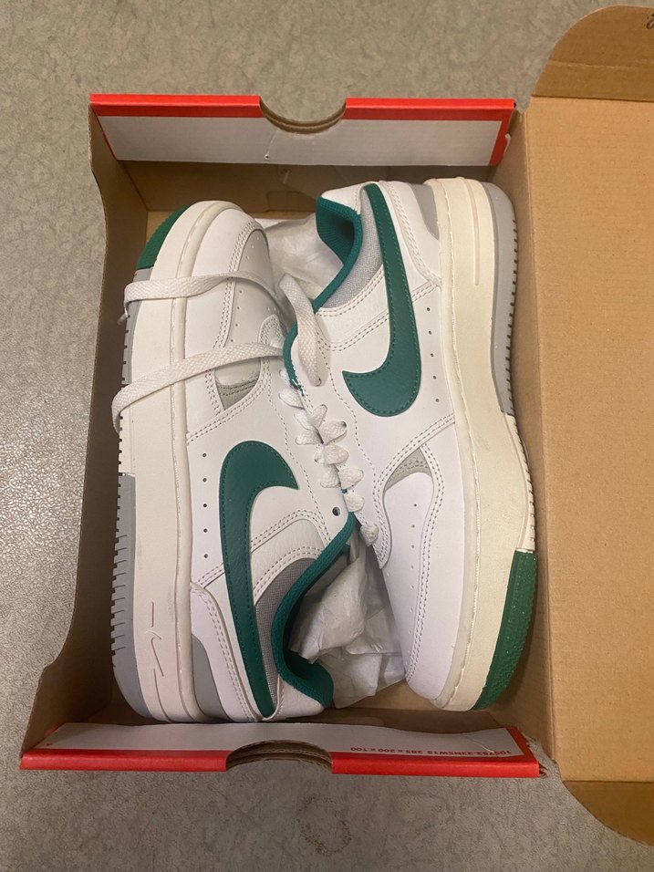 Nike Beyaz Yeşil Bağcıklı Spor Ayakkabı - Görsel 3