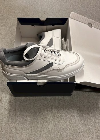 Golden Goose Deluxe Minimalist Beyaz Sneaker