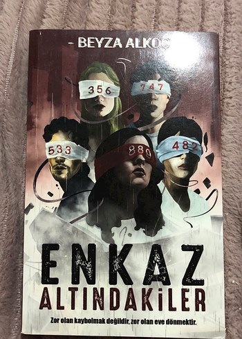 Enkaz Altındakiler - Beyza Alkoc