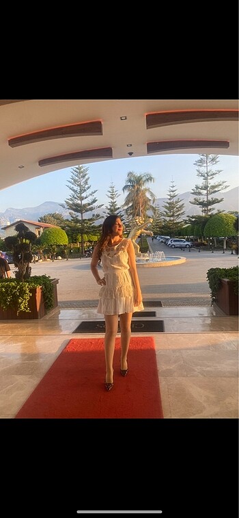 s Beden Beyaz tam bir yaz elbisesi????