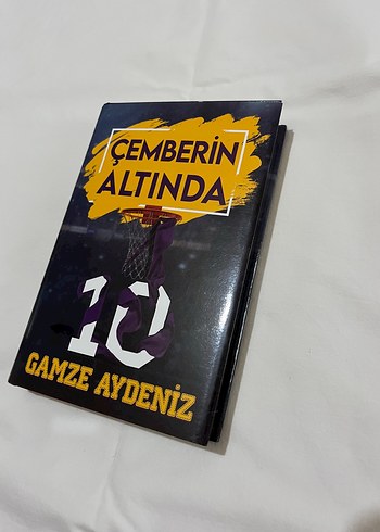 Çemberin Altında - Gamze Aydeniz