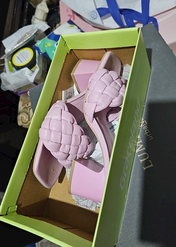 Pembe Örgülü Topuklu Kadın Terlik