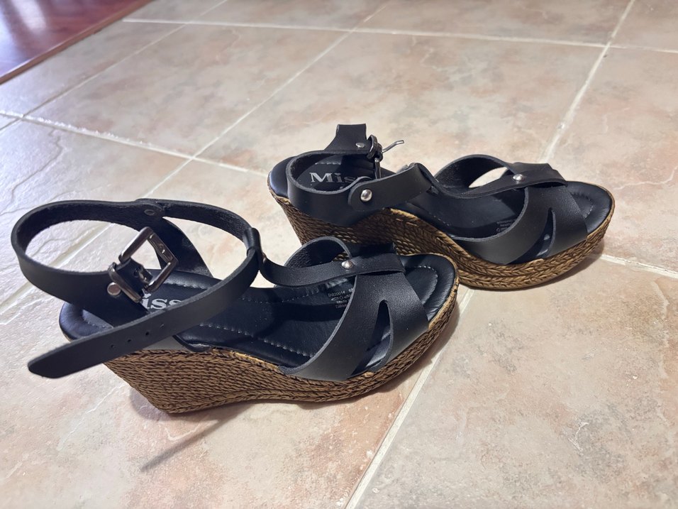 Siyah Dolgu Topuklu Ayakkabı - Görsel 2