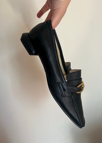 Diğer Klasik Siyah Kadın Tokalı Topuklu Loafer