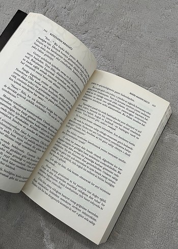  Beden Kötülerin Krallığı - Kerri Maniscalco