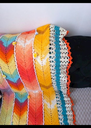 Renkli Desenli Örgü Battaniye - Görsel 2