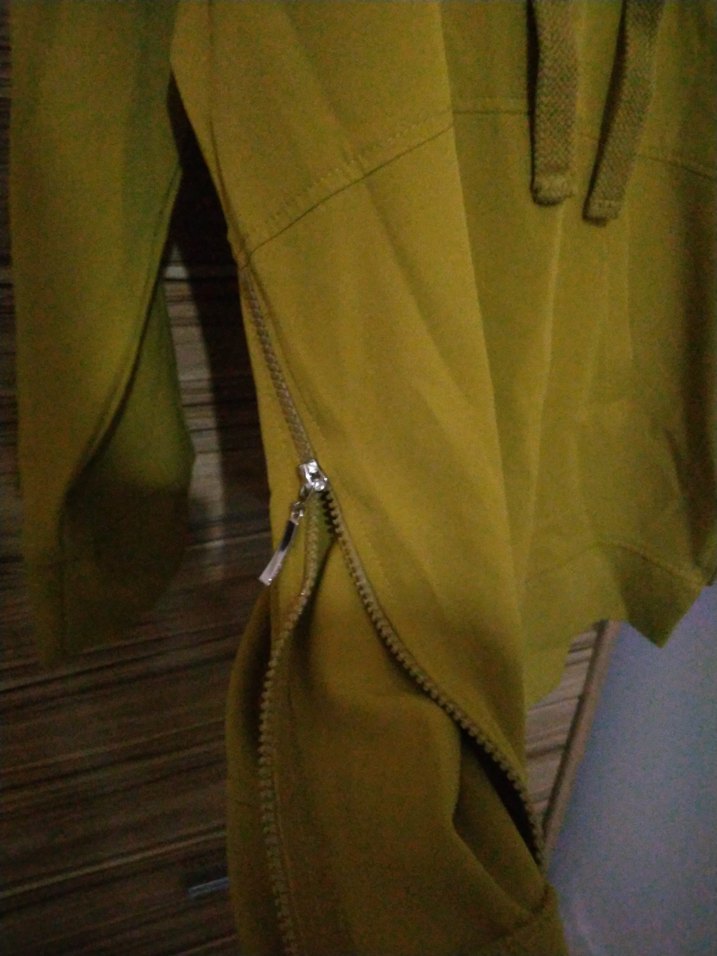 Sarı Kapüşonlu Kadın Sweatshirt - Görsel 2