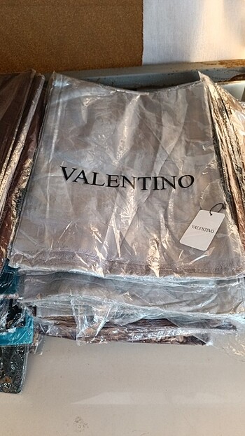 Valentino şallar