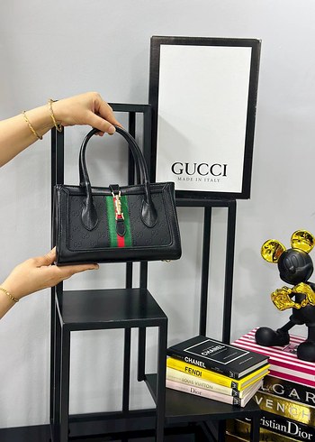 Gucci Siyah Rugan Deri El Çantası