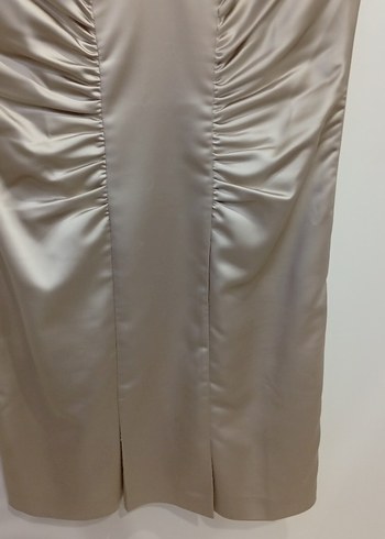 Bej rengi saten astarlı çok şık elbise - Görsel 4