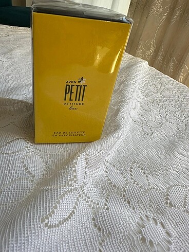 PETIT ATTITUDE BEE
