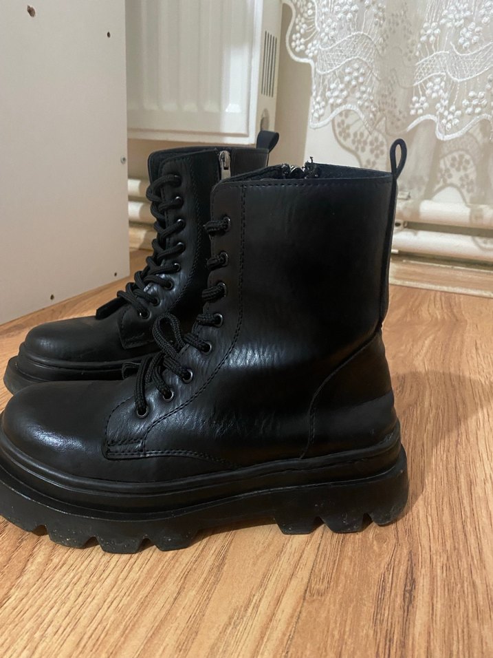 Kadın Siyah Deri Platform Bot - Görsel 2