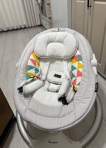  Beden beyaz Renk Bebek Yatağı Çok Renkli Detaylı Beyaz