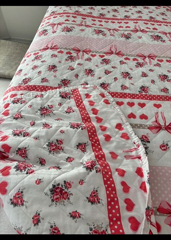 Pembe Çiçek Desenli Yatak Örtüsü - Görsel 5