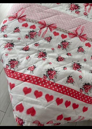 Pembe Çiçek Desenli Yatak Örtüsü - Görsel 6