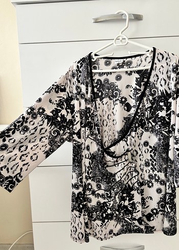 Bohem V Yaka Gri Drapeli bluz - Görsel 3