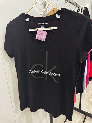 Calvin Klein Tişört