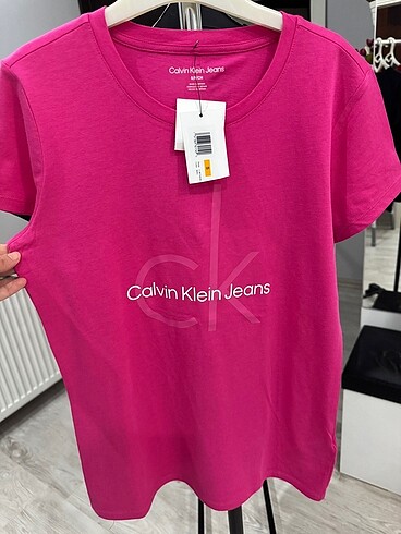 Calvin Klein Tişört