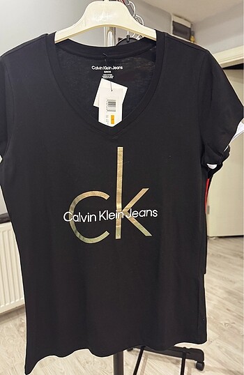 Calvin Klein Tişört