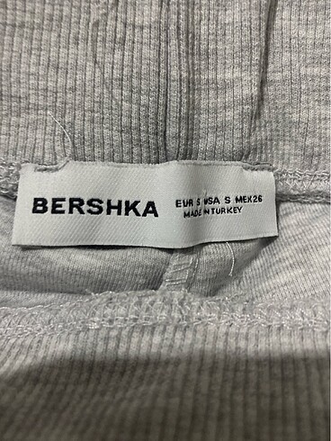 Bershka Yeni ispanyolpaça. 1 kez giyildi
