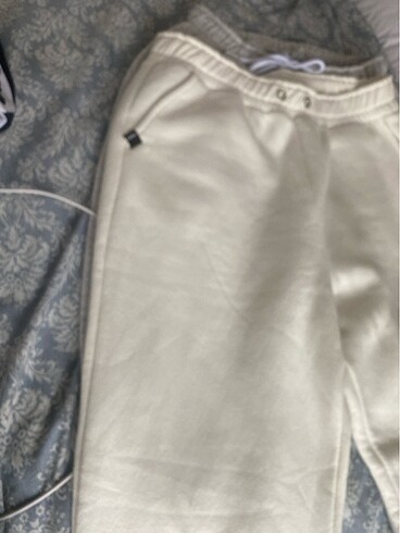 l Beden gri Renk L ve XL beden az kullanıldı hafif tükerme var ağ kusmında