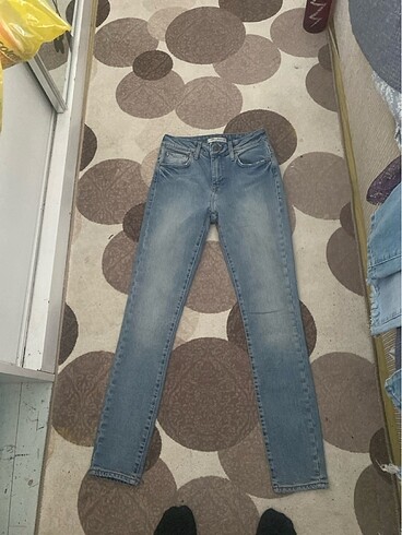 Mavi Jeans Temiz kyllanıldı fazlalıktan. Orjinal mavi. 2 ürünü alırsa ay