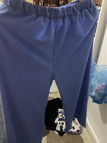 xxl Beden Tk da alınır tek tek de bluz. 110. Pantalon 90 tl
