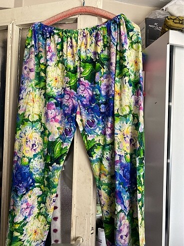 Yazlık battal bwden beli lastikli Diğeri satıldı bu 140 tl
