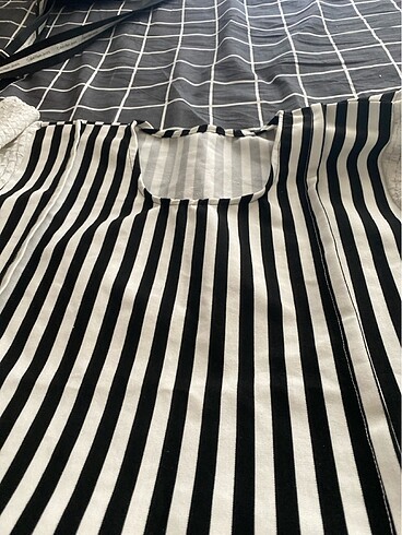 50 Beden Bluz yeni 44 beden 70 tl şort. 130 tl p teklif etmeyin