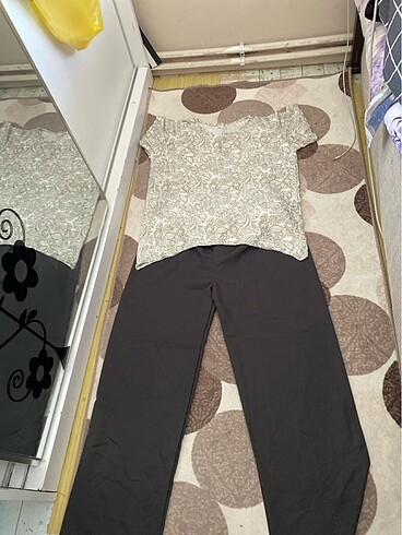 xl Beden Takı m lar 180 tl. L XL uyumlu. Yalnız etek L beden