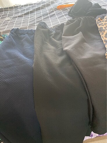 50 Beden 48 50 beden uyunlu pant adet 130 tl. Geniş lastik yüksek bel