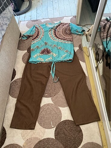 50 Beden Bluz pant süet görünümlü. Pant. 130. Bluz 150