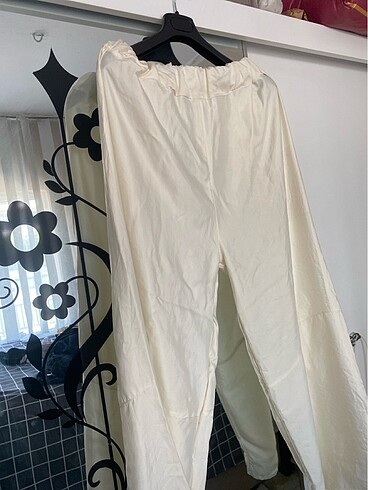 Yazlık şık pantalon. Marka temsili çok yumuşak pamuklu