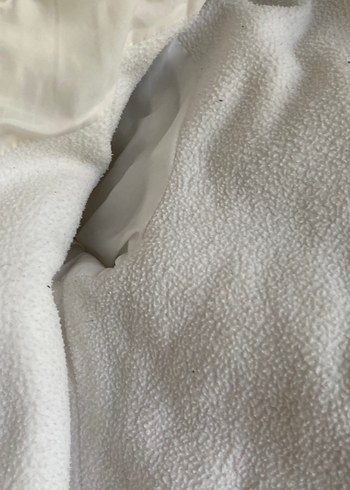 Düğmeli Beyaz bebek kapşınlu içi polarlı tertemiz Mont - Görsel 5