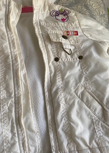 Düğmeli Beyaz bebek kapşınlu içi polarlı tertemiz Mont - Görsel 3