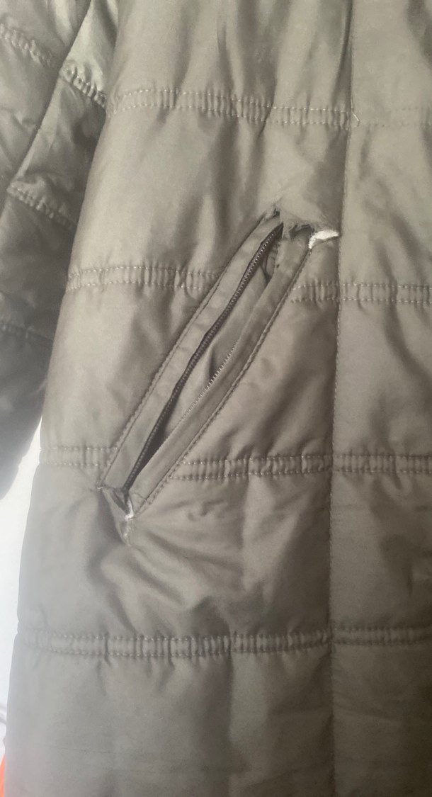 Kadın Gri Uzun Kürklü Kış Montu 42 bed ufak kusurları var - Görsel 3