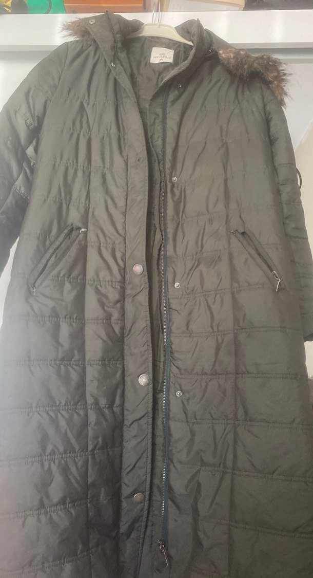 Kadın Gri Uzun Kürklü Kış Montu 42 bed ufak kusurları var - Görsel 5