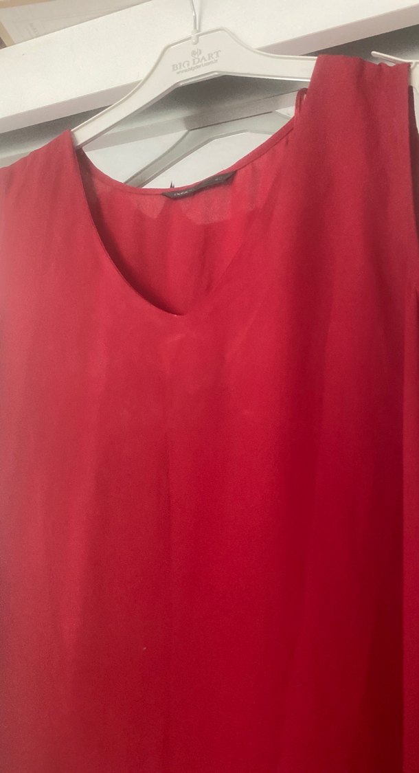 Kırmızı V Yakalı Kolsuz Kadın Bluz 40 beden 2 kere giyikdi - Görsel 2