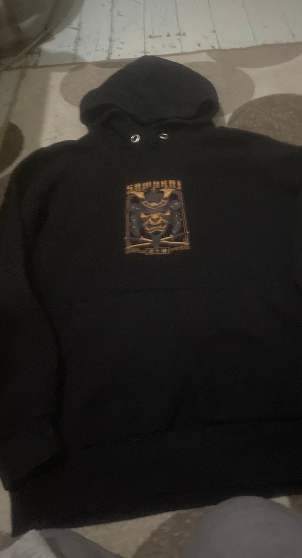 Siyah Baskılı Kapüşonlu Sweatshirt tülerme. Kusur yok - Görsel 2