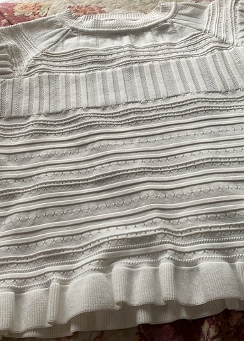 Kadın Beyaz Pilili  kısa  Kollu Triko likralı L.  XL giyer temiz - Görsel 3