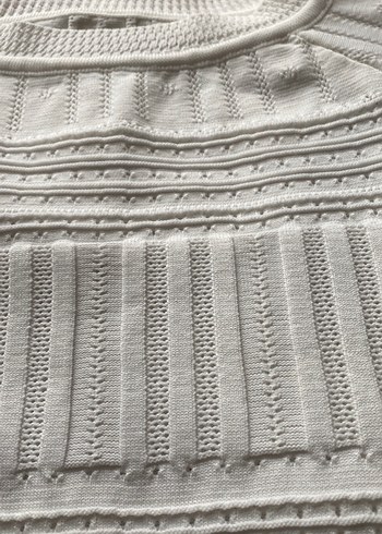 Kadın Beyaz Pilili  kısa  Kollu Triko likralı L.  XL giyer temiz - Görsel 2