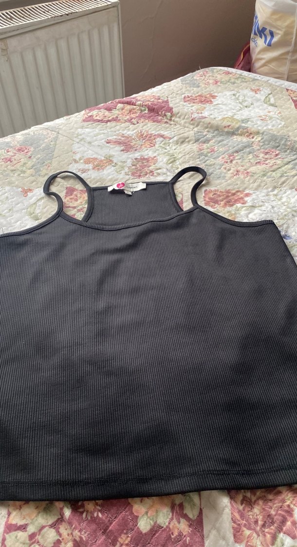 Siyah sıfır.  Ürün. Kadın askılı - Görsel 3