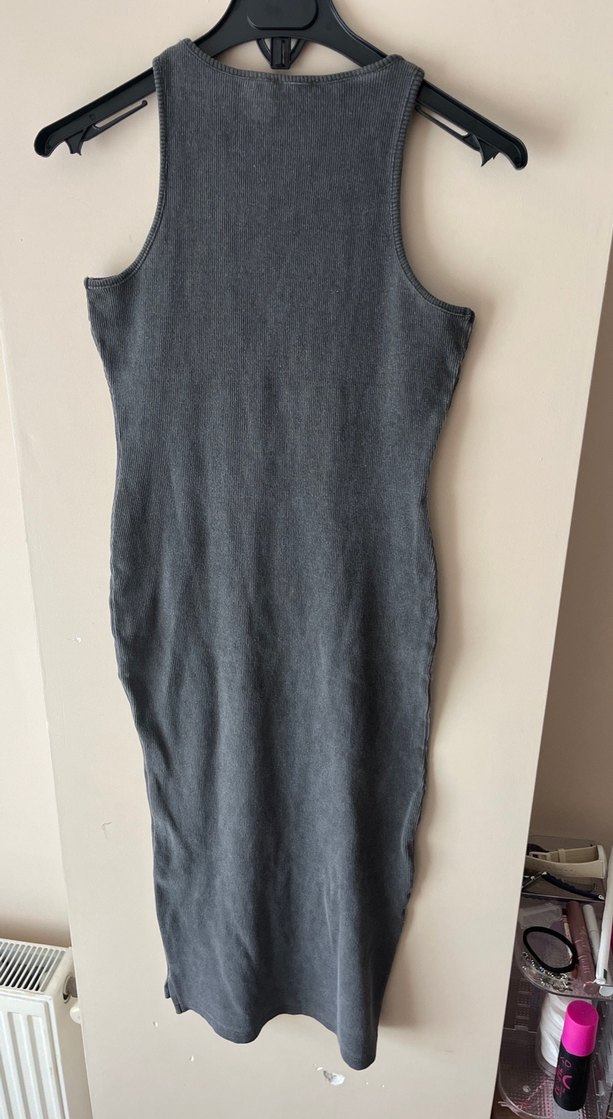 Yüksek Yakalı Gri Kolsu Elbise - Görsel 4