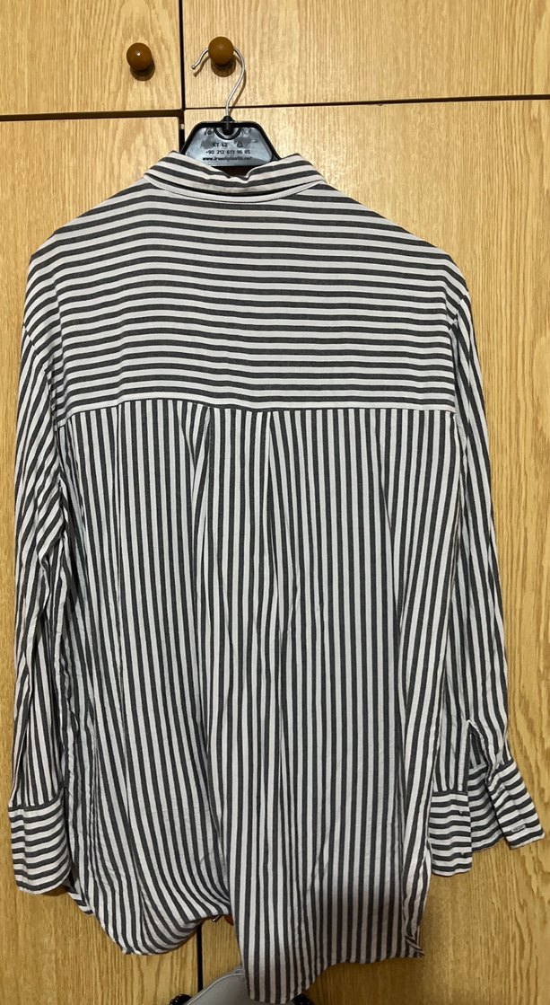 Kadın Gri Çizgili Uzun Kollu Gömlek - Görsel 3