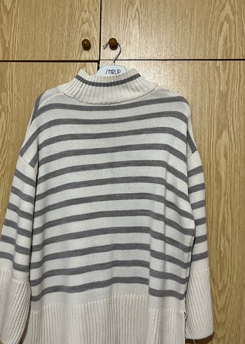 Gri Çizgili Boğazlı Kadın Triko Kazak - Görsel 3