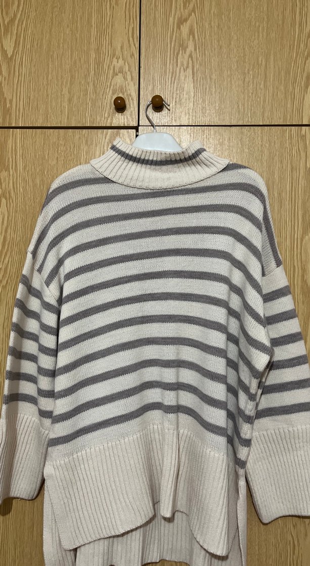 Gri Çizgili Boğazlı Kadın Triko Kazak - Görsel 2