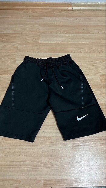 nike sort