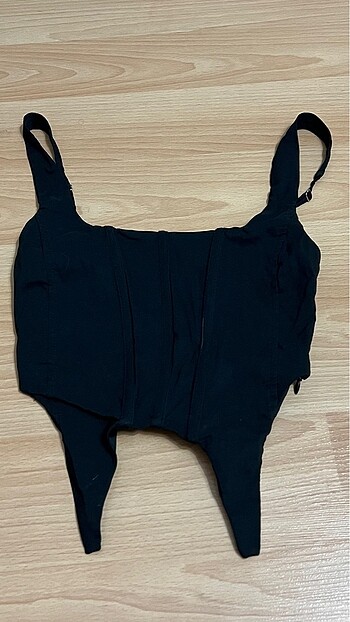 bershka korse askılı crop