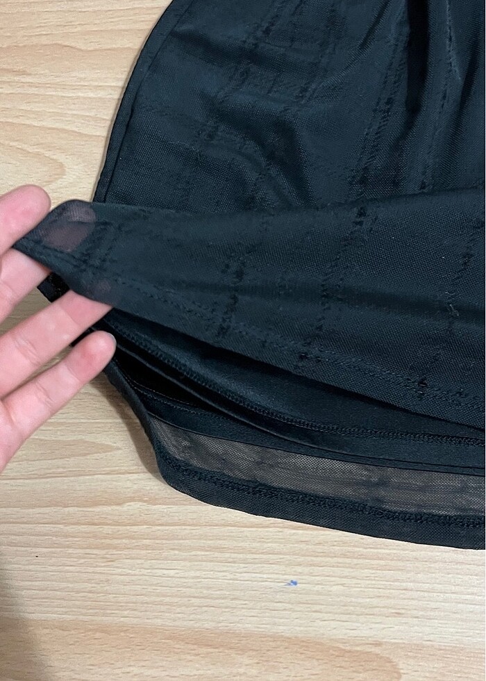 sırtı acım siyah çapraz askılı mini elbise - Görsel 3