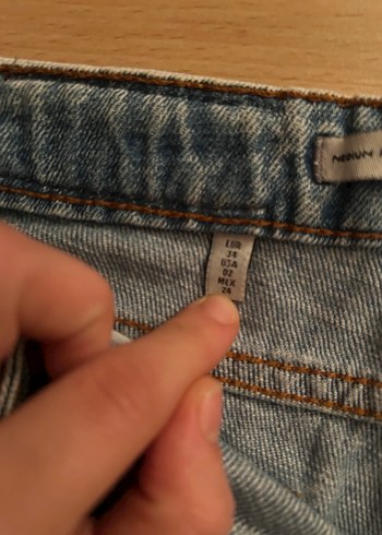 Kadın Gri Batik Desen Kot Şort - Görsel 3